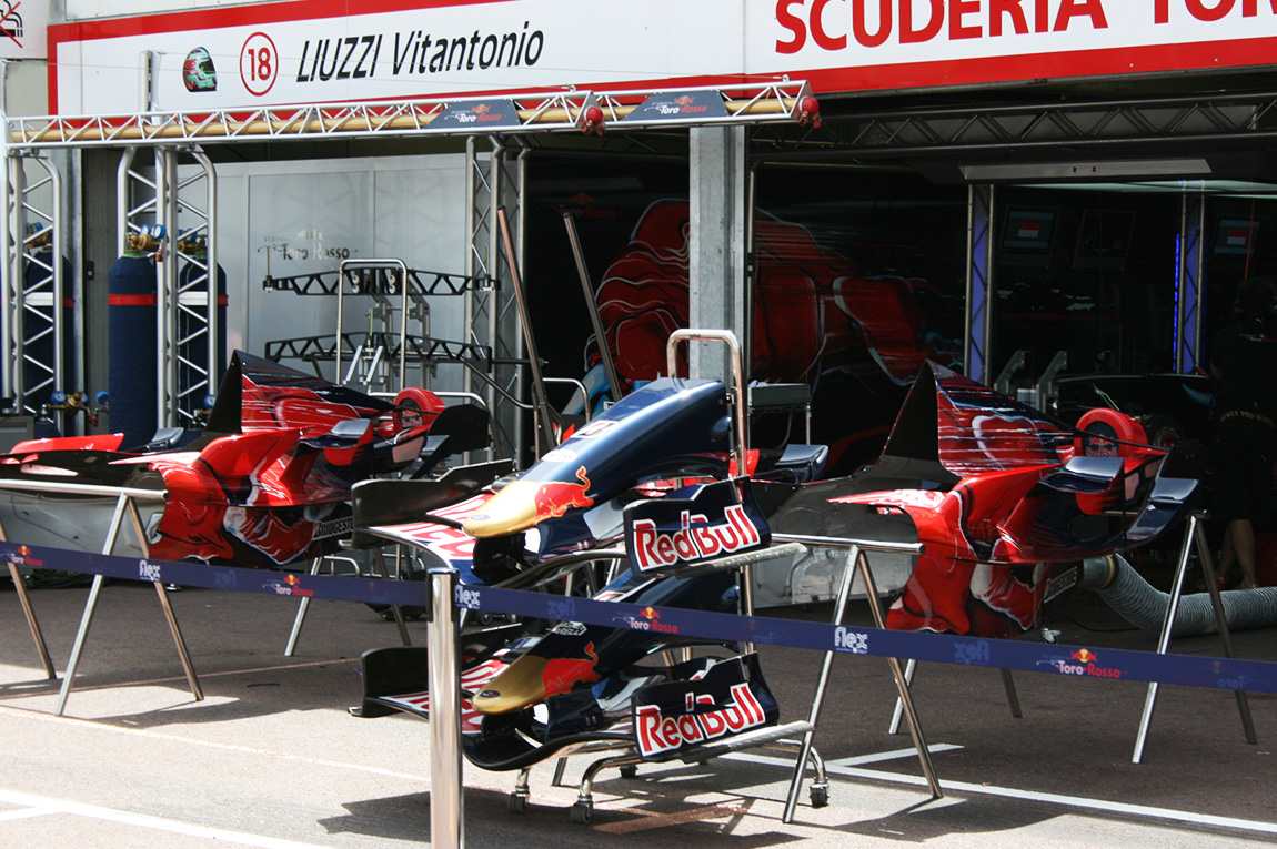 Lifevents Group - Sport Mécanique - Formule 1 - Accès Exclusif aux Stands d'une écurie F1